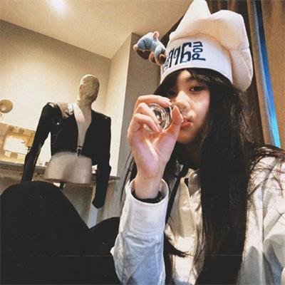 省吃节用三十年，丈夫把工资寄给初恋